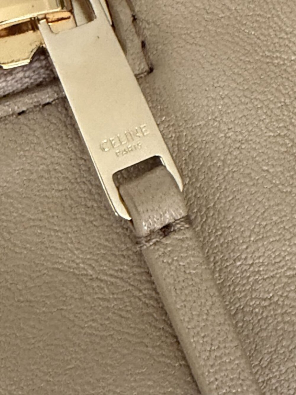 New in Box Celine SOFT TRIOMPHE BESACE IN SUPPLE BEIGE LAMBSKIN - Picture 15 of 16